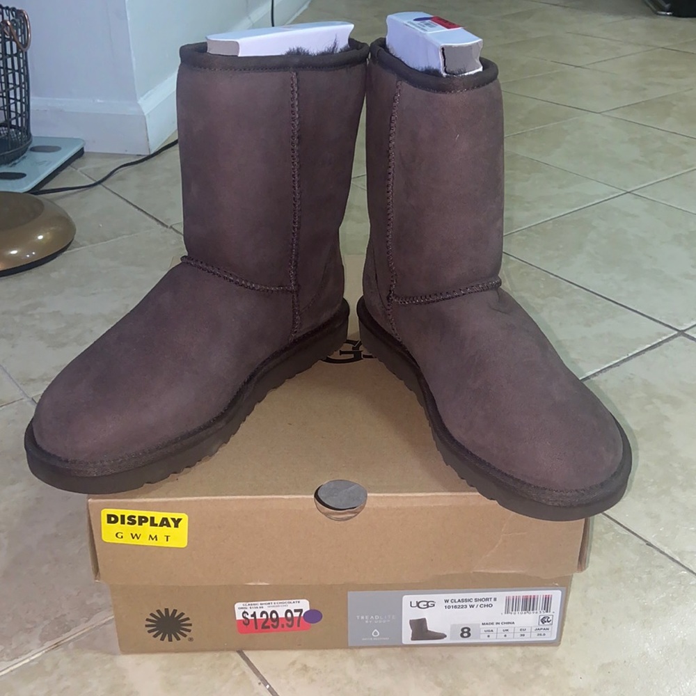 CLASIC SHORT UGG BOOTS